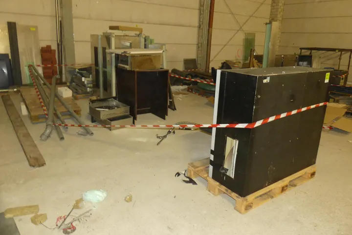 Konvolut Material, divers Umfang: Bereich mit Sperrband